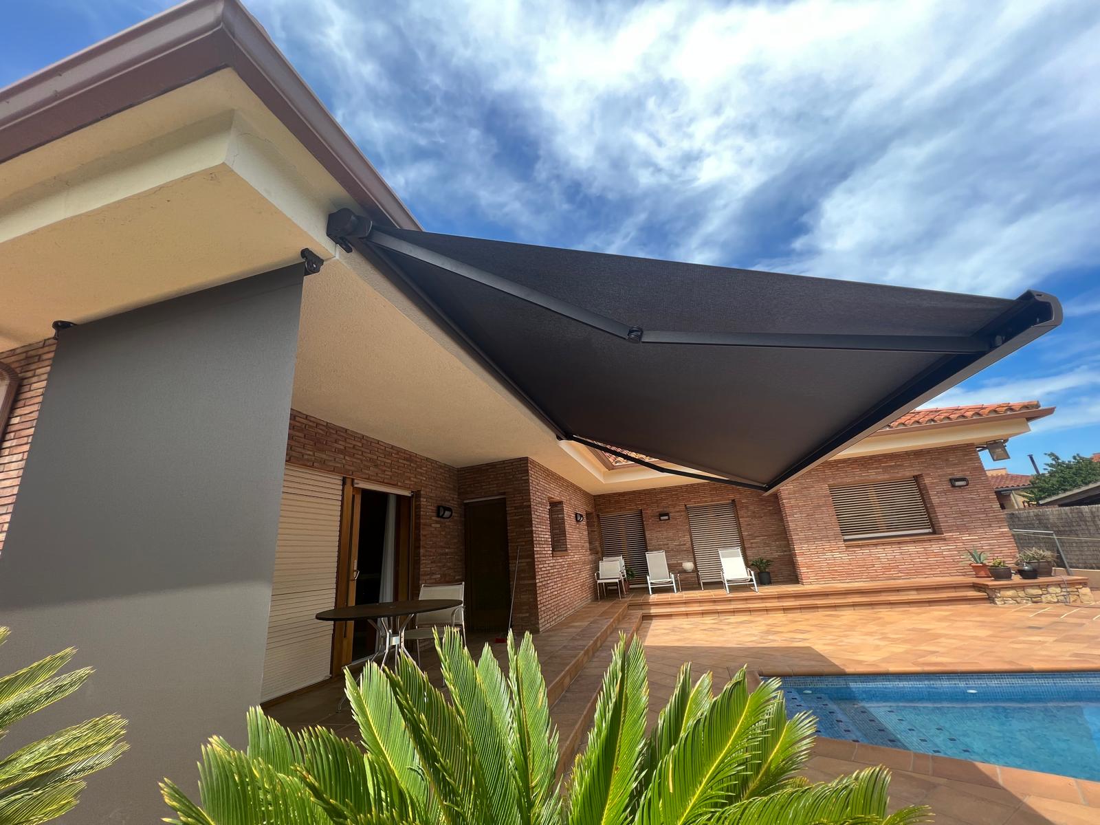 Instalación toldo cofre